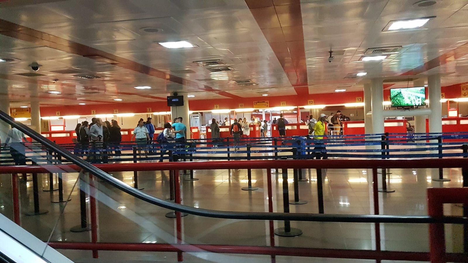 Negozi di souvenir nell'aeroporto dell'Avana