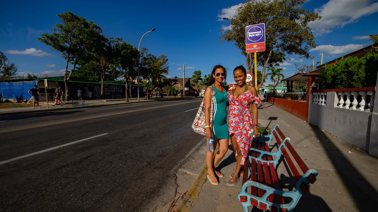 Fermata del bus turistico lungo la penisola di Varadero