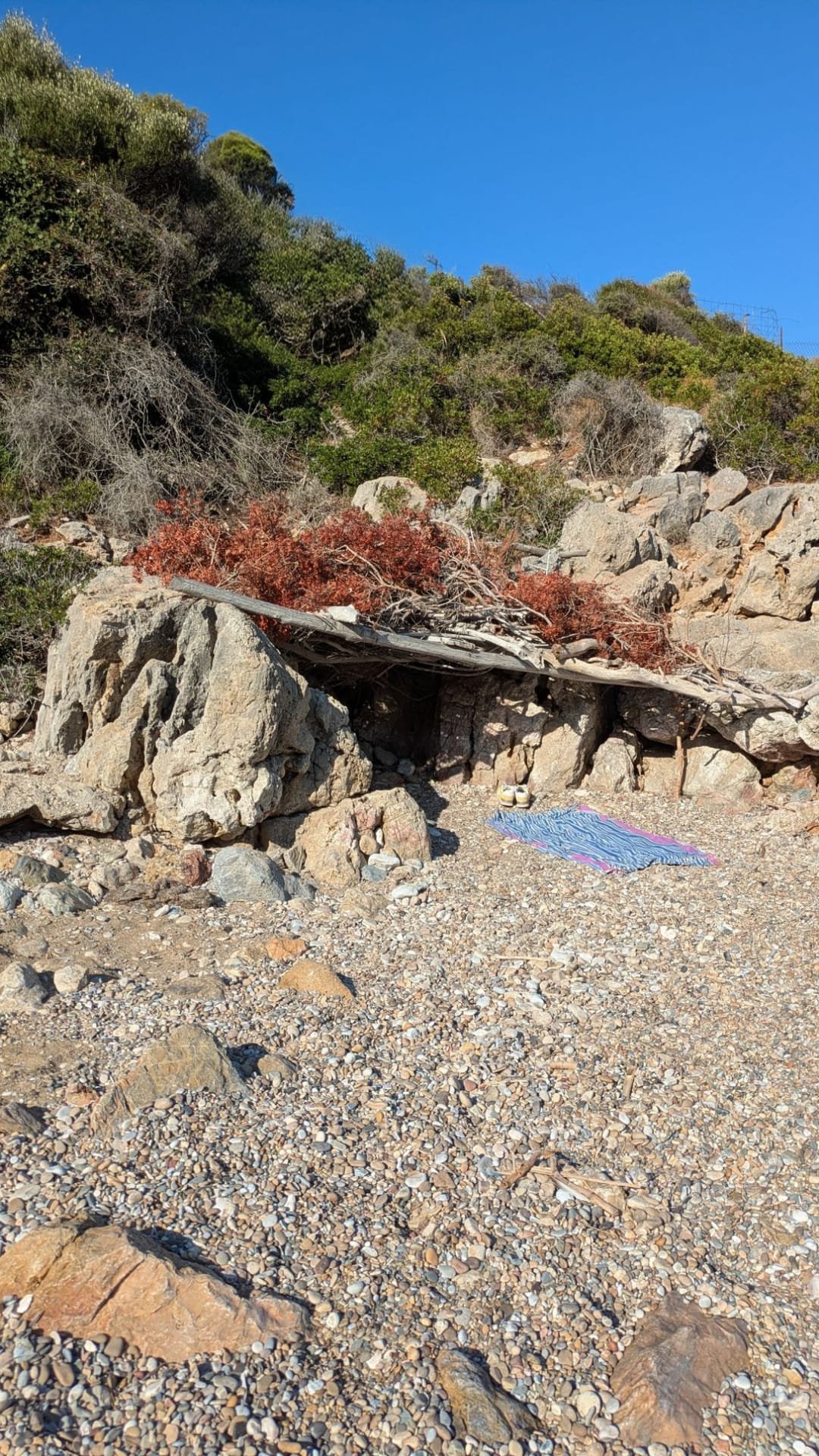 Il mare cristallino raggiunto a piedi