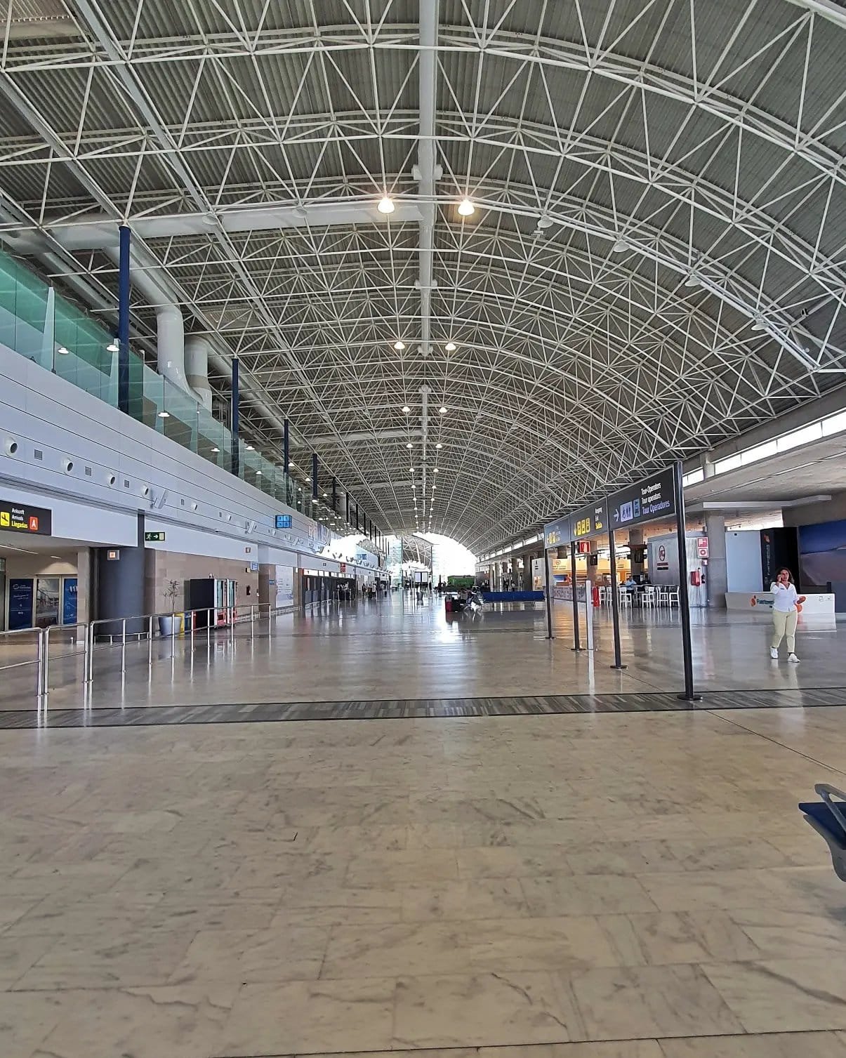 L’aeroporto durante una giornata intensa