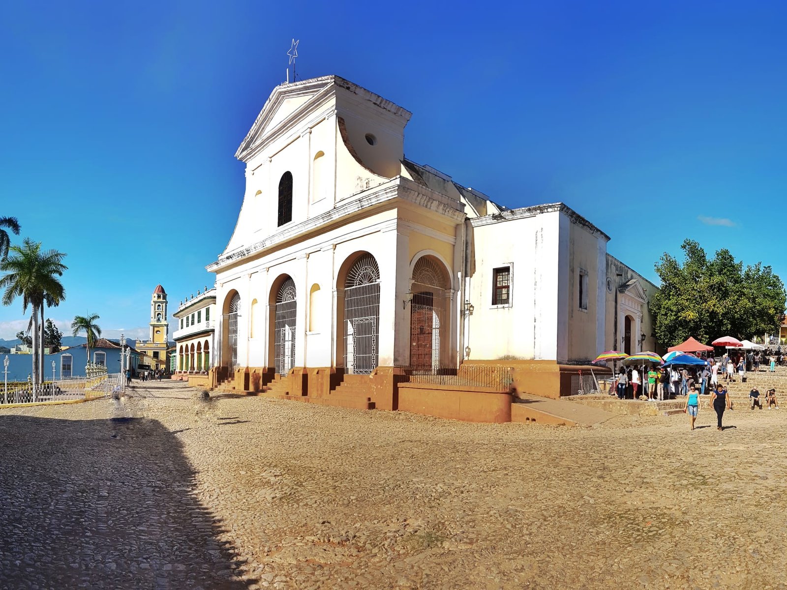 La chiesa della Santissima Trinità sulla Plaza Mayor di Trinidad, a Cuba