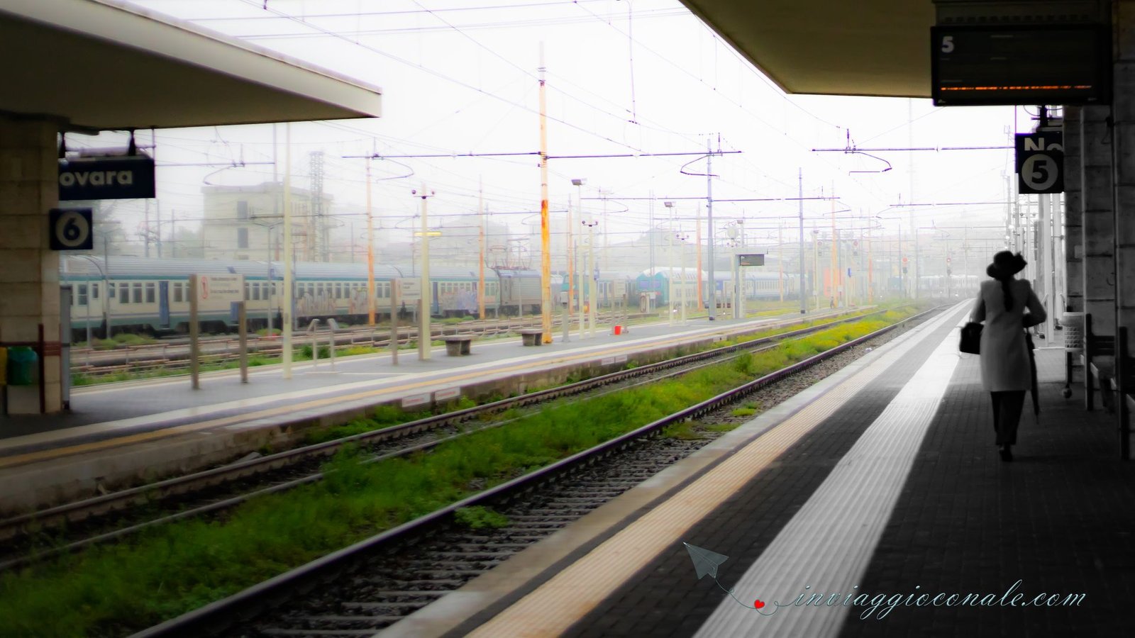 Il finestrino del treno durante il viaggio