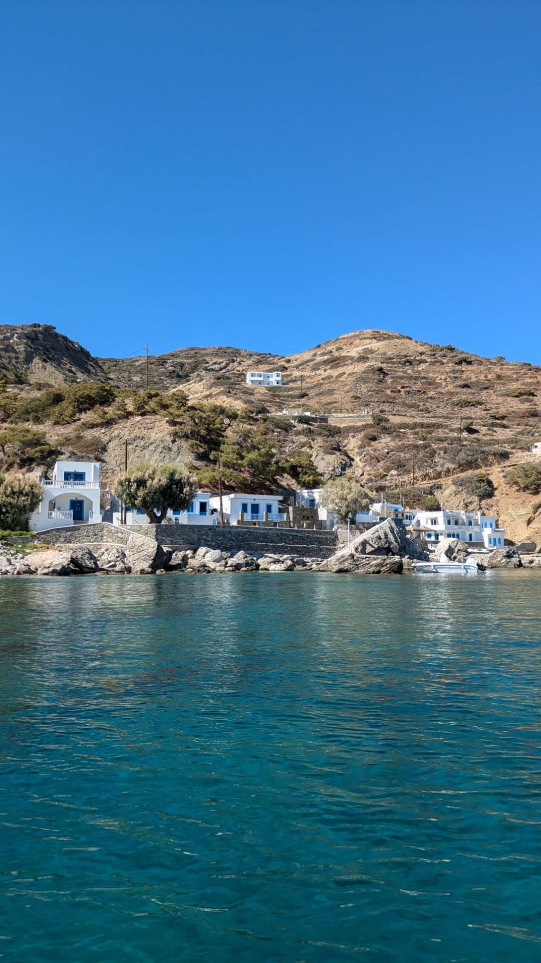 La spiaggia di Agios Nikolaos a Spoa