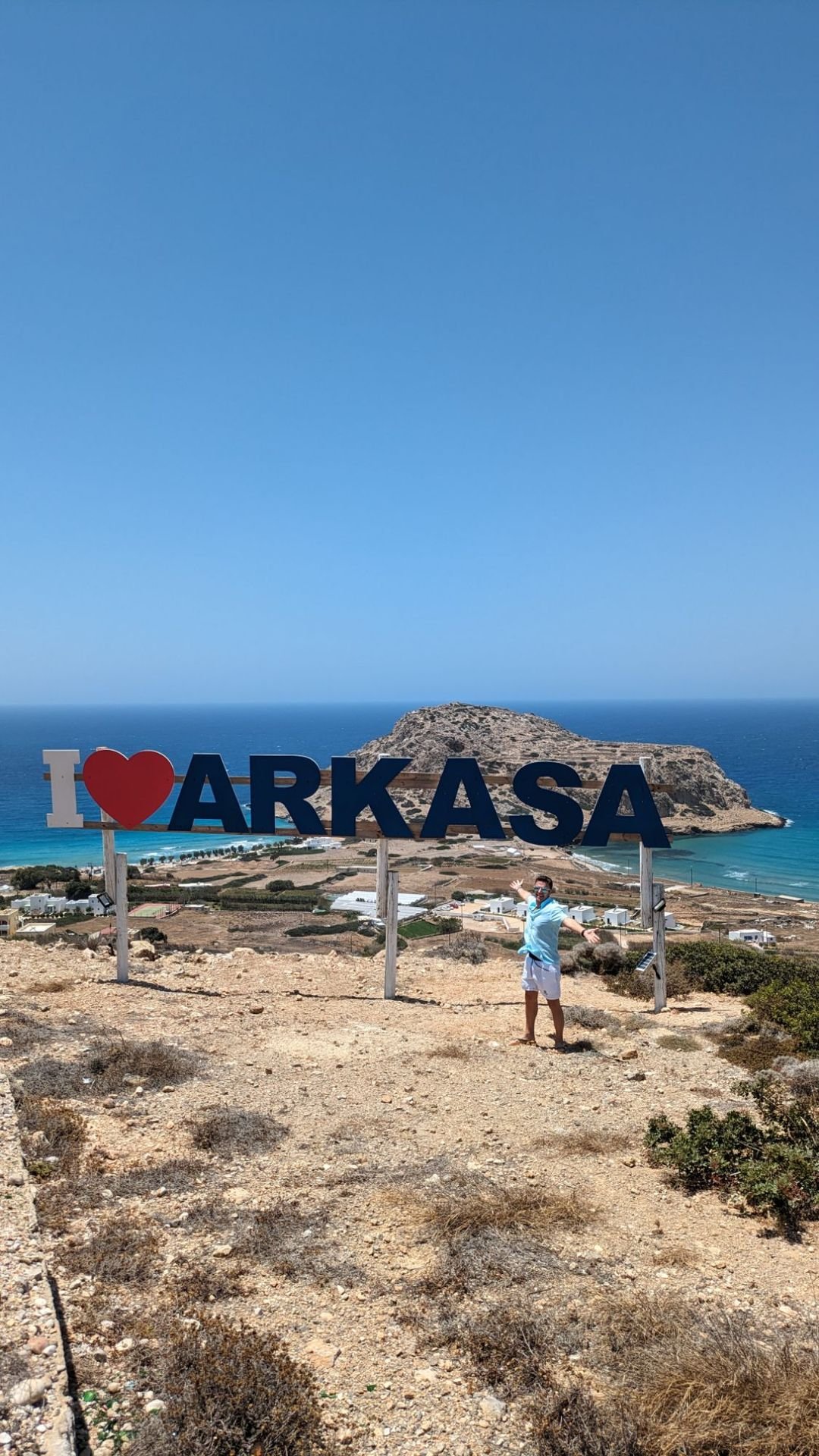 La spiaggia di Agios Nikolaos ad Arkasa