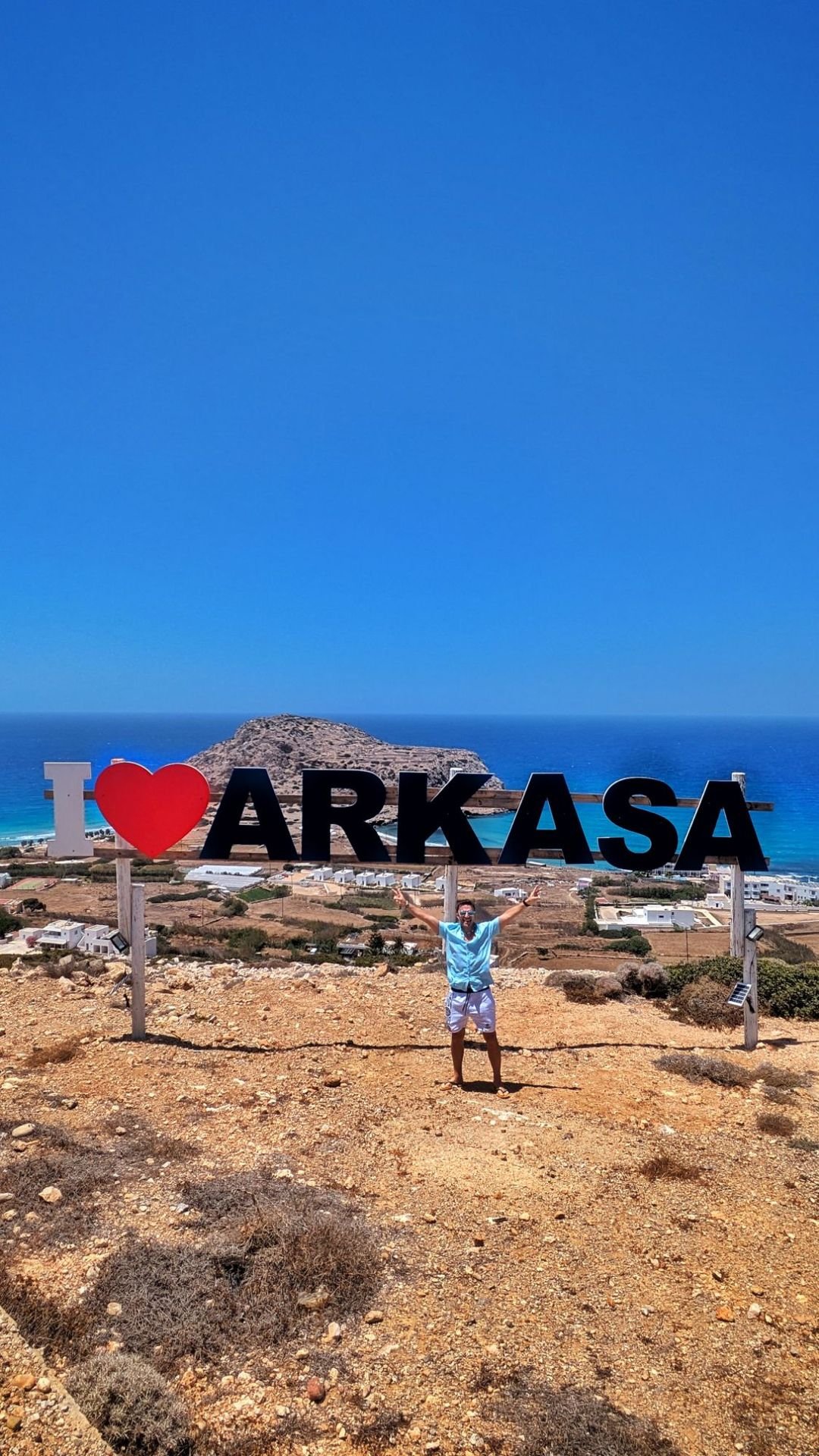 La spiaggia di Agios Nikolaos ad Arkasa