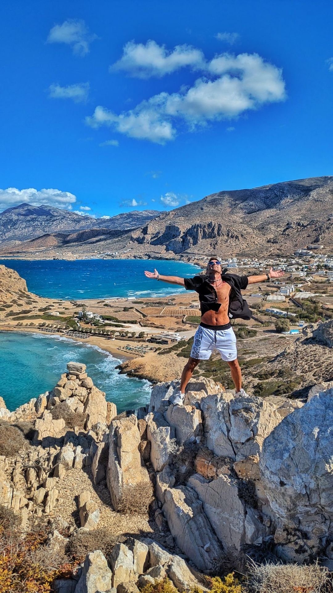 La spiaggia di Agios Nikolaos ad Arkasa