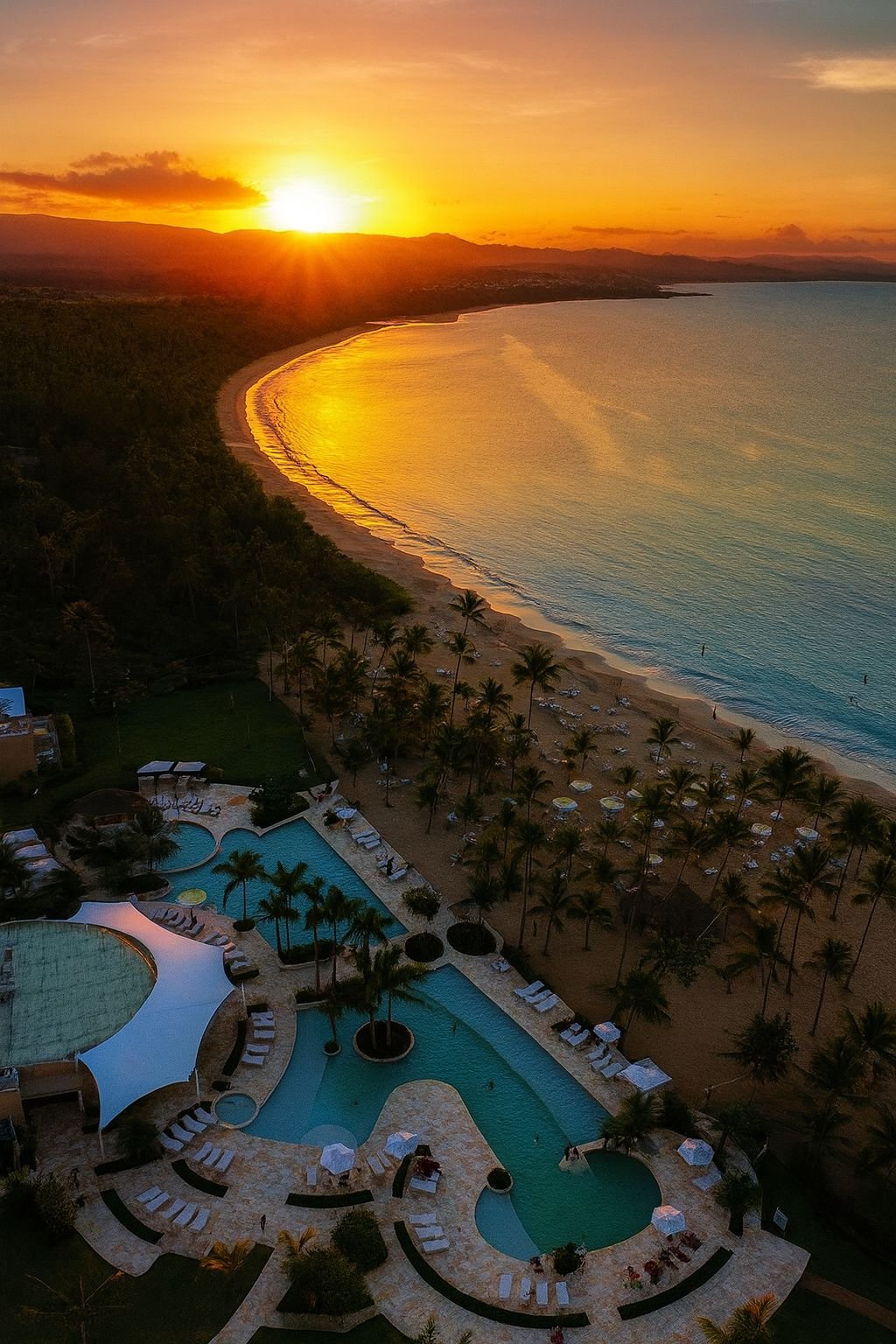 la bahia di Miches al Tramonto