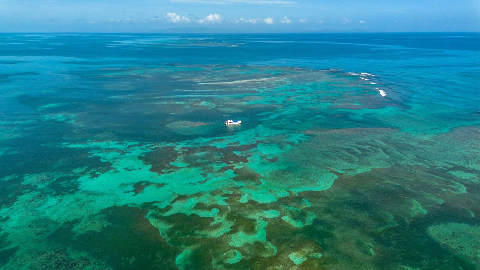 Il mare turchese di Miches dall’alto