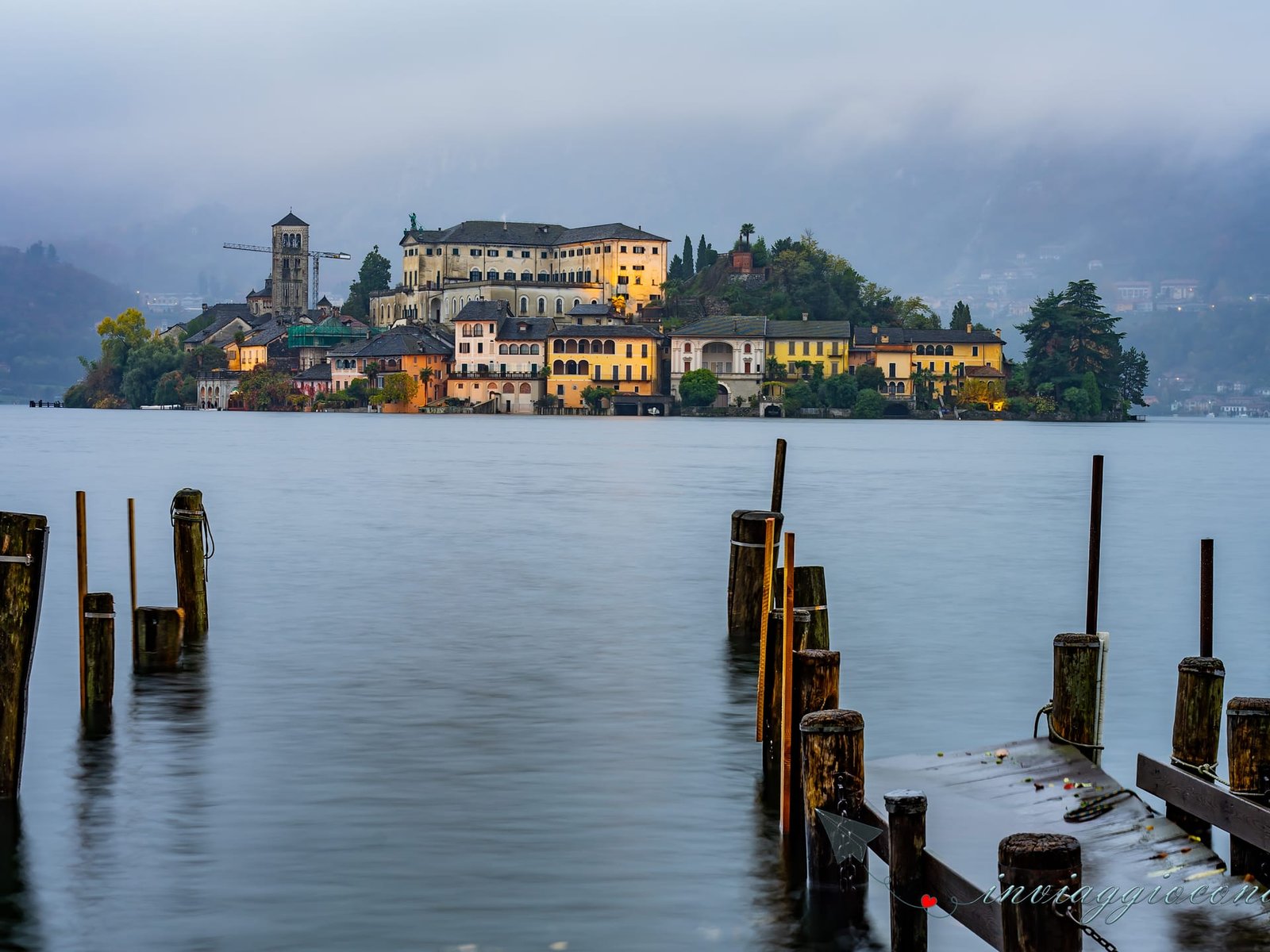 L’isola di San Giulio sul Lago d’Orta, vista dal molo
