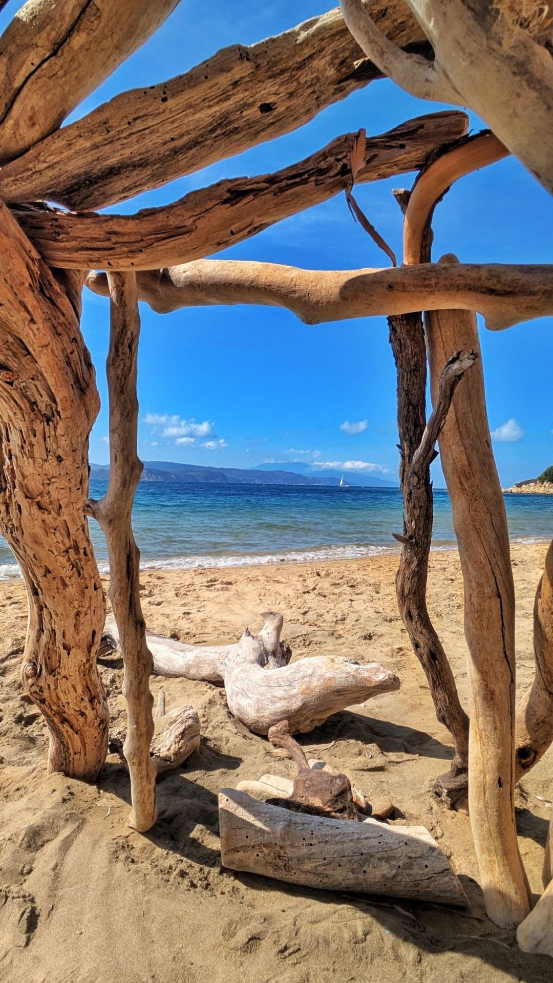 Paralia Mantraki