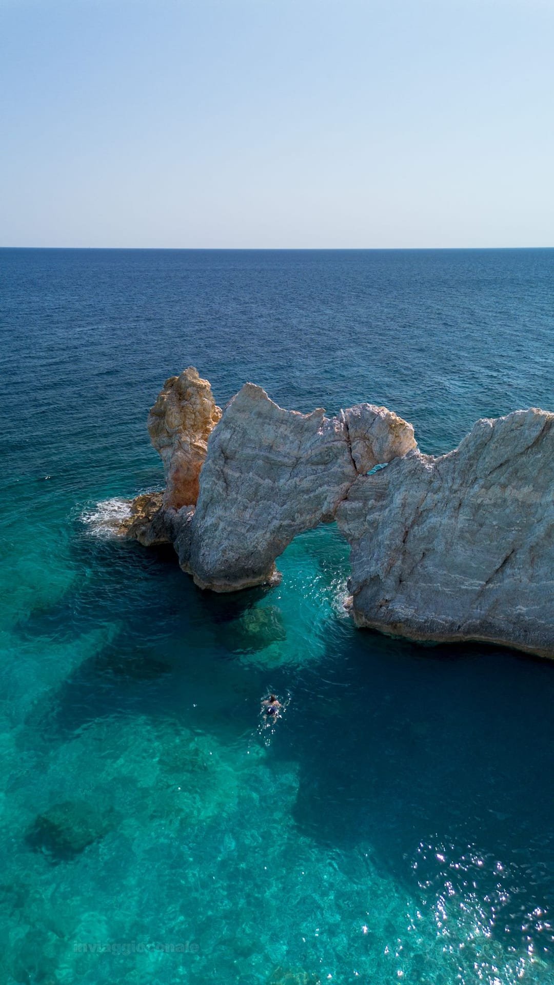 La vista sul mare aperto da Kastro