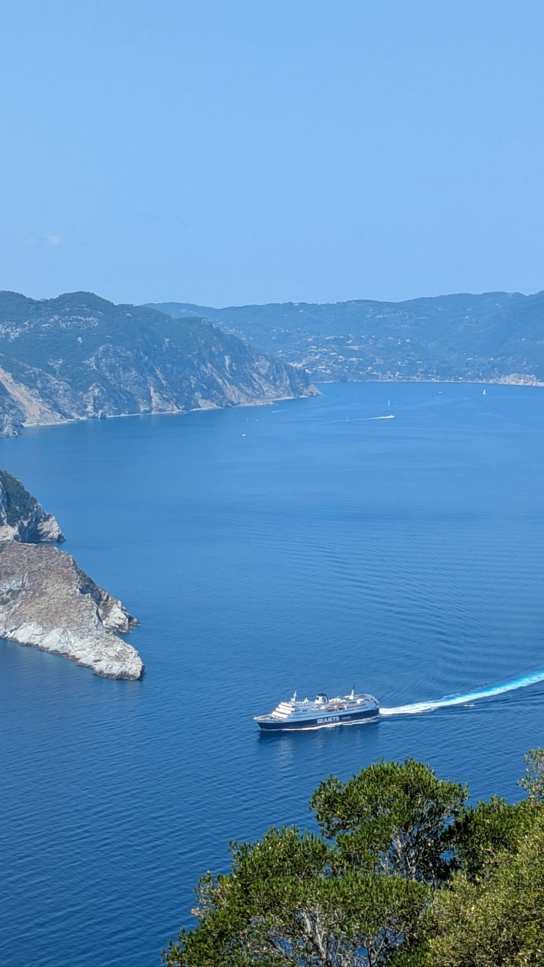 Il blu del mare visto dall’alto