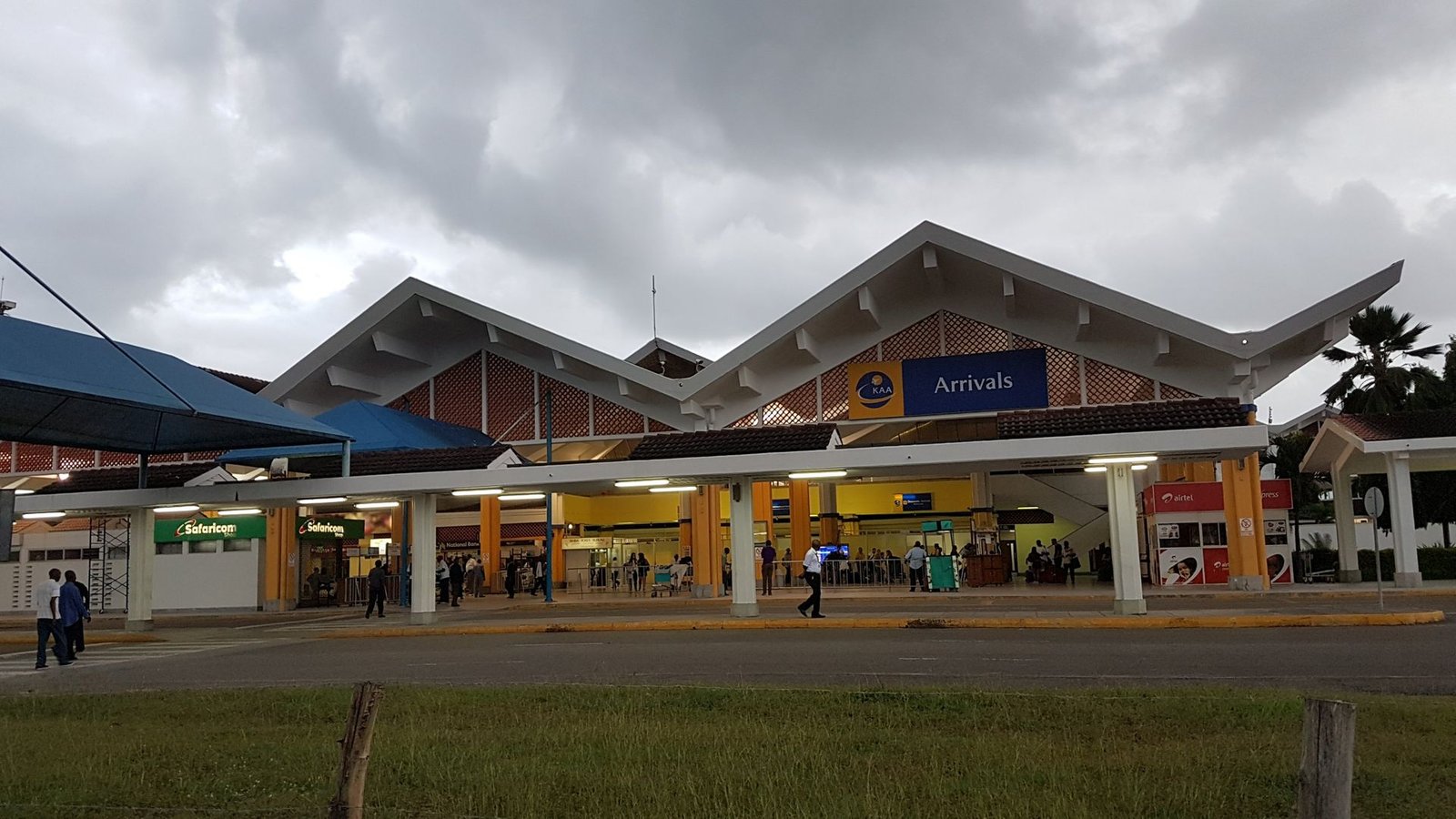 L'arrivo all'aeroporto in Kenya