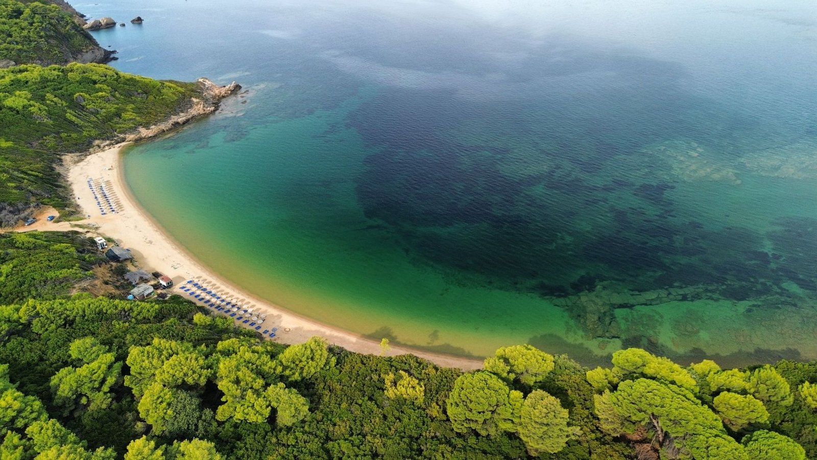Paralia Mantraki