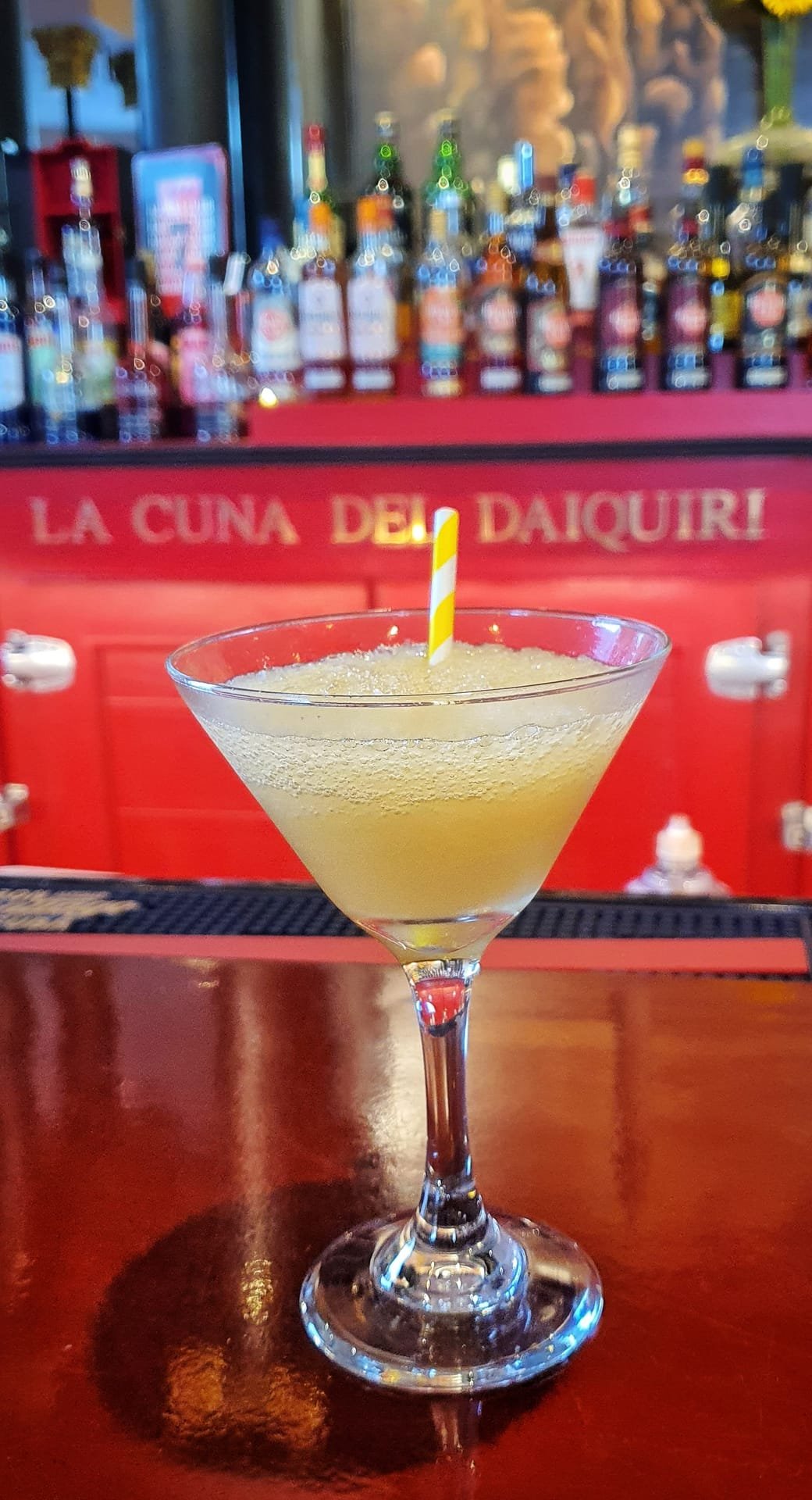 Un Daiquiri con lime e ghiaccio