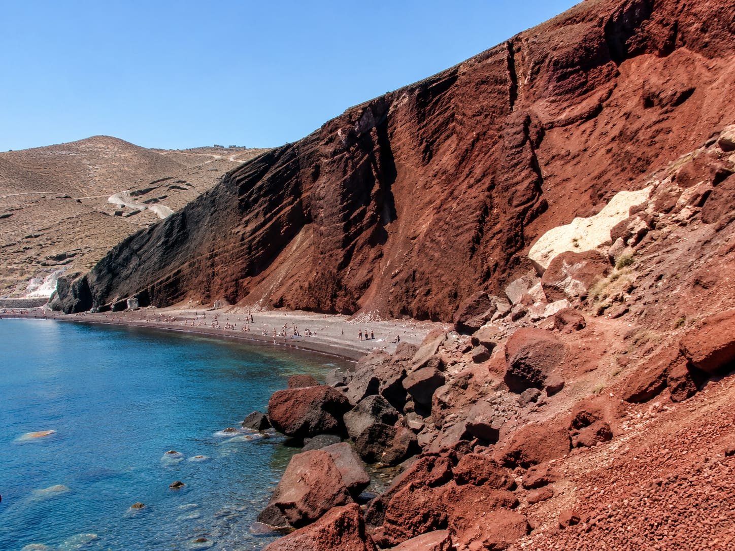 Red Beach, la spiaggia rossa di Santorini