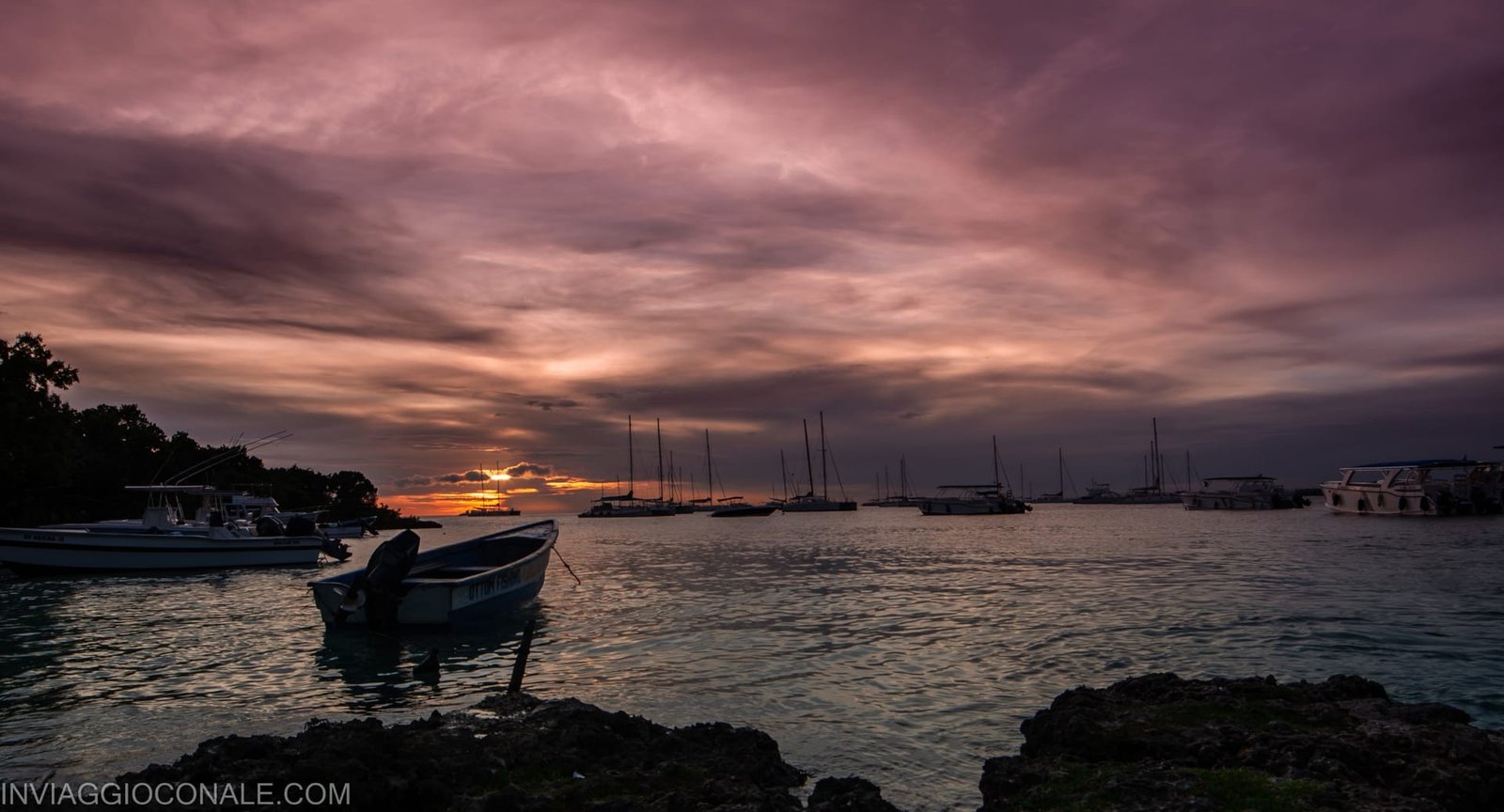 Colori del cielo al tramonto ai Caraibi