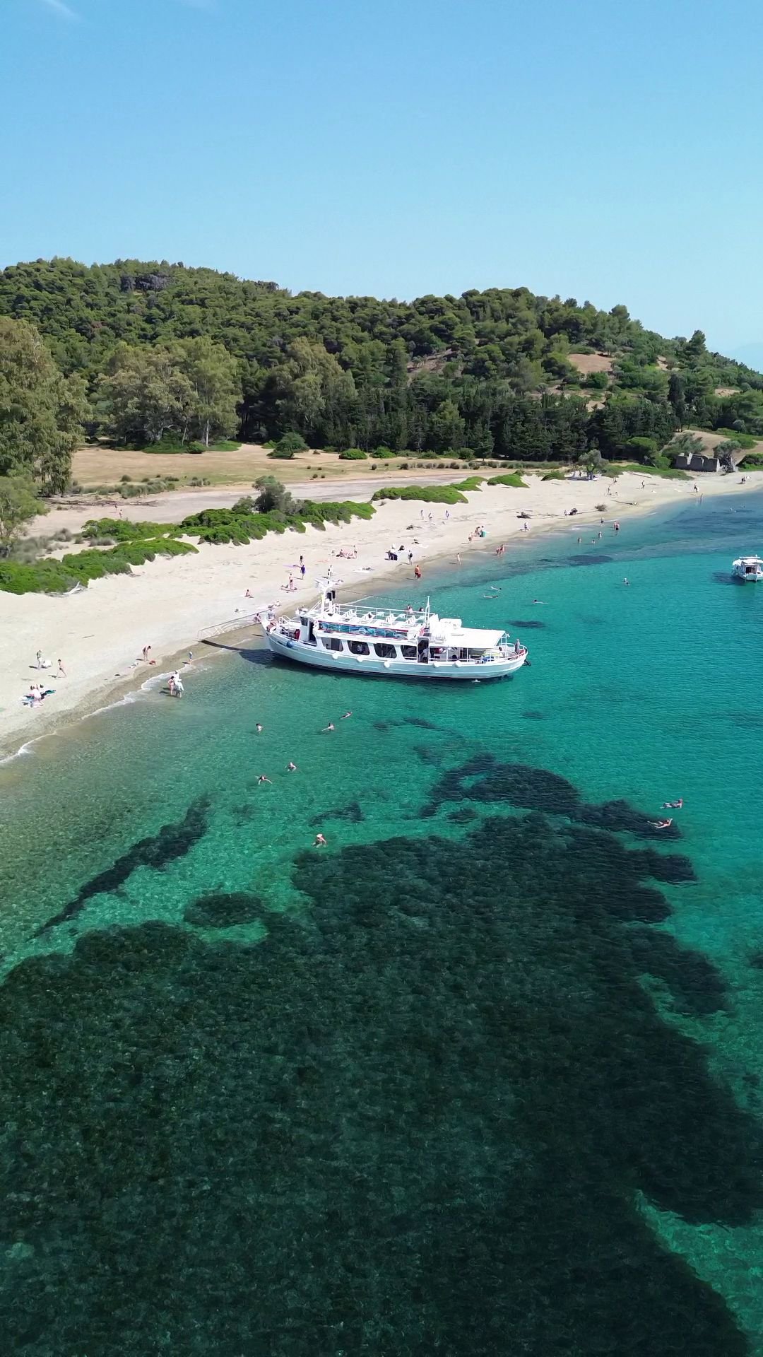 Tsougrias: escursione ideale tra mare e storia