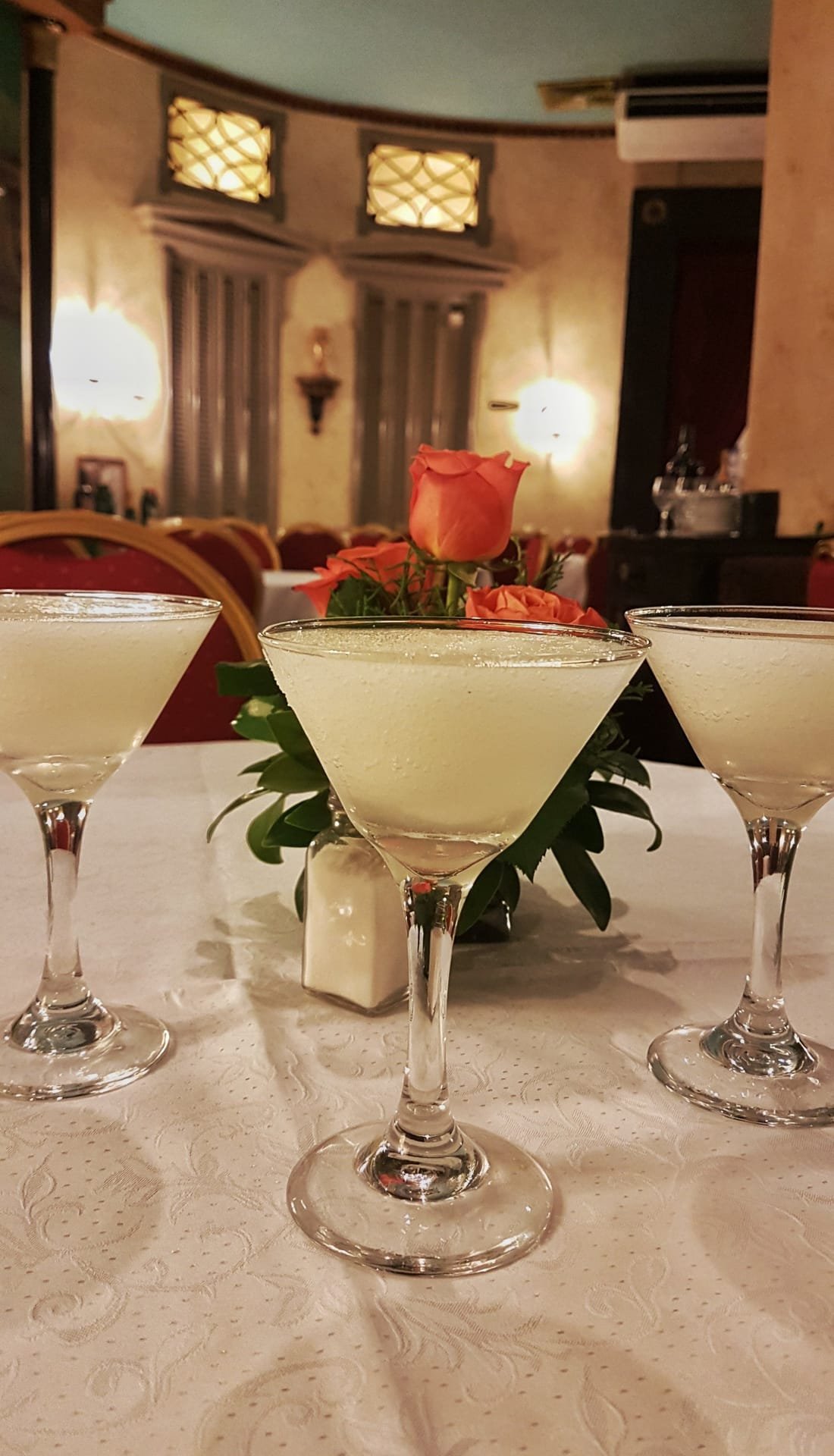 Interno del Floridita, L'Avana