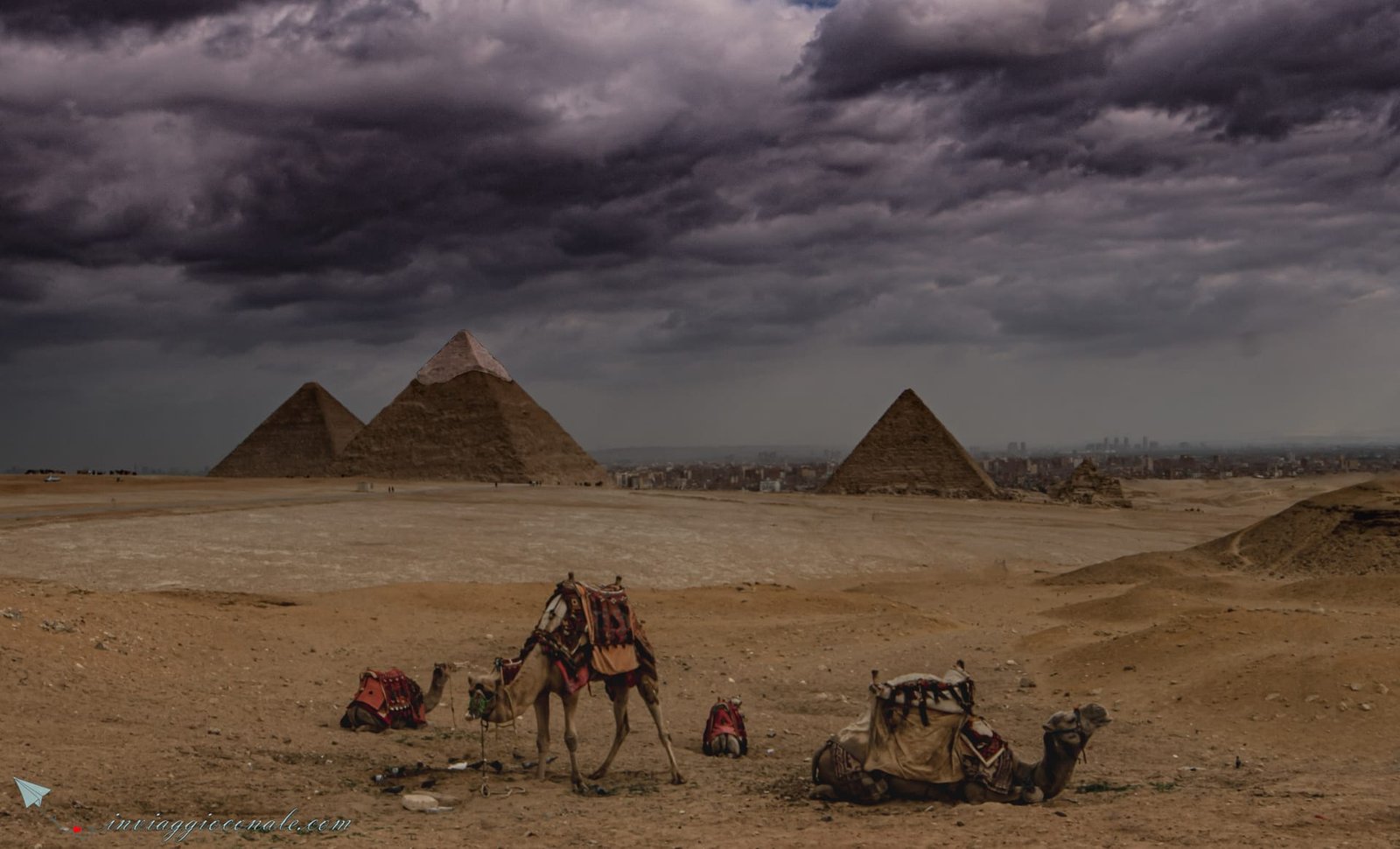 Le piramidi di Giza, Il Cairo