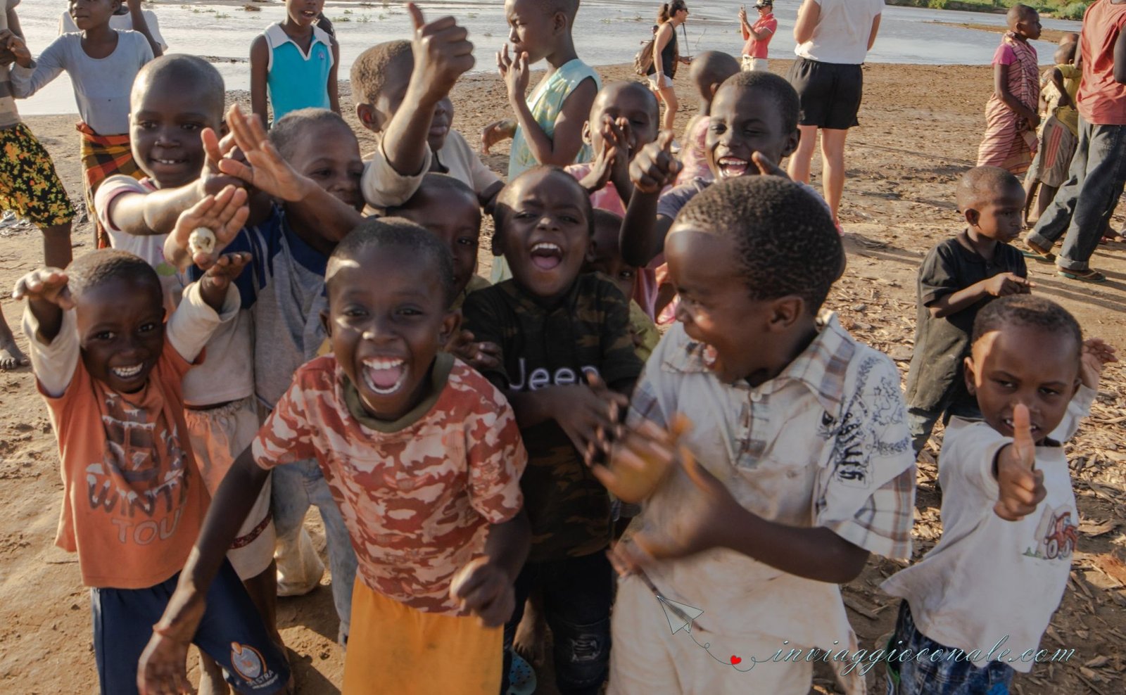 Bambino sorridente incontrato durante l’uscita nei dintorni di Watamu