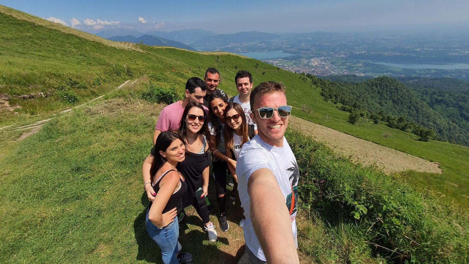 Vista sul lago di Como dal monte Bolettone